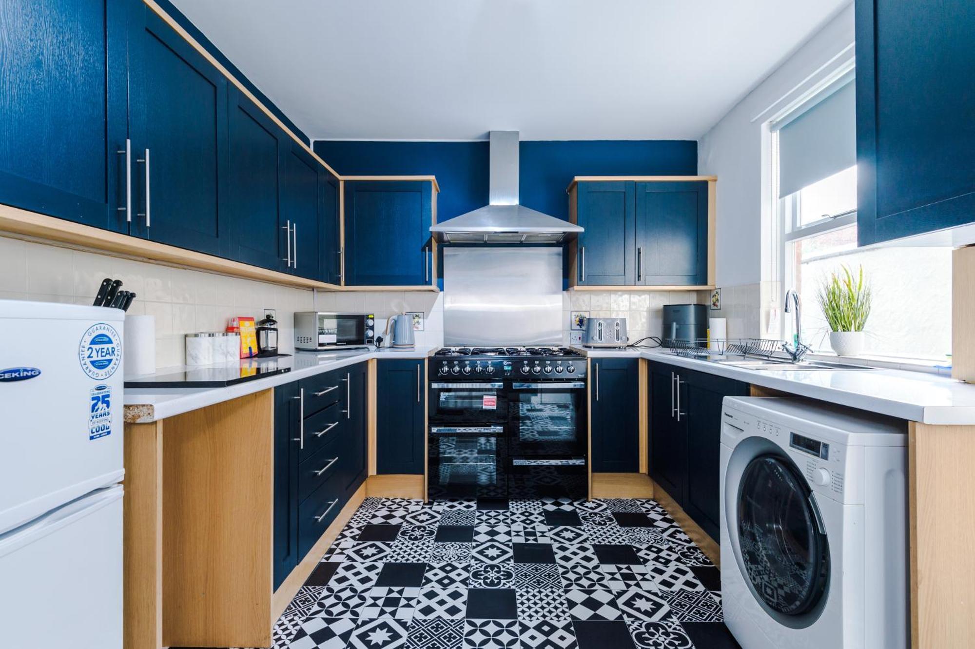 Large 7 Bedroom Town House In Chester City Centre Eksteriør bilde