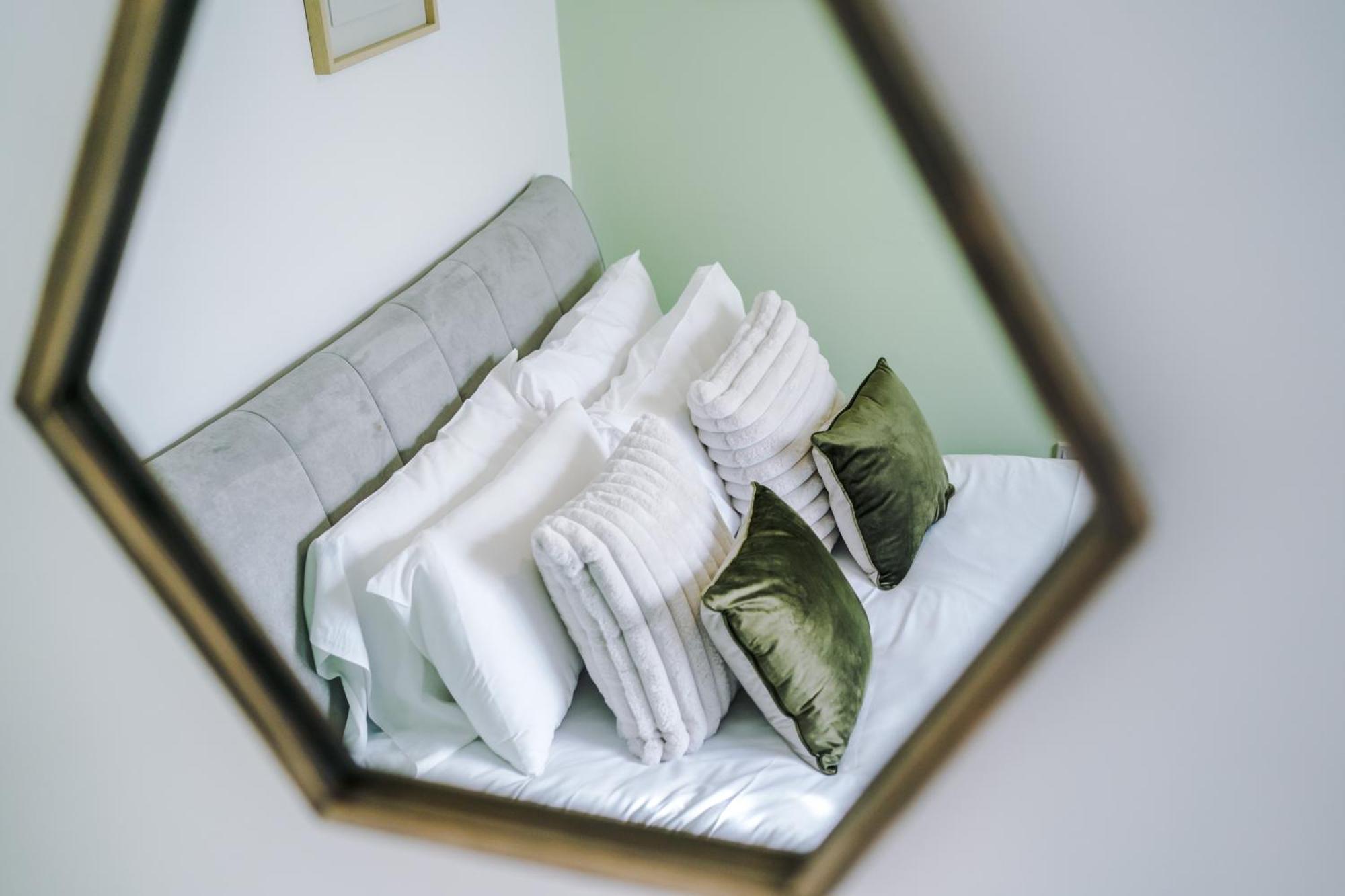Large 7 Bedroom Town House In Chester City Centre Eksteriør bilde