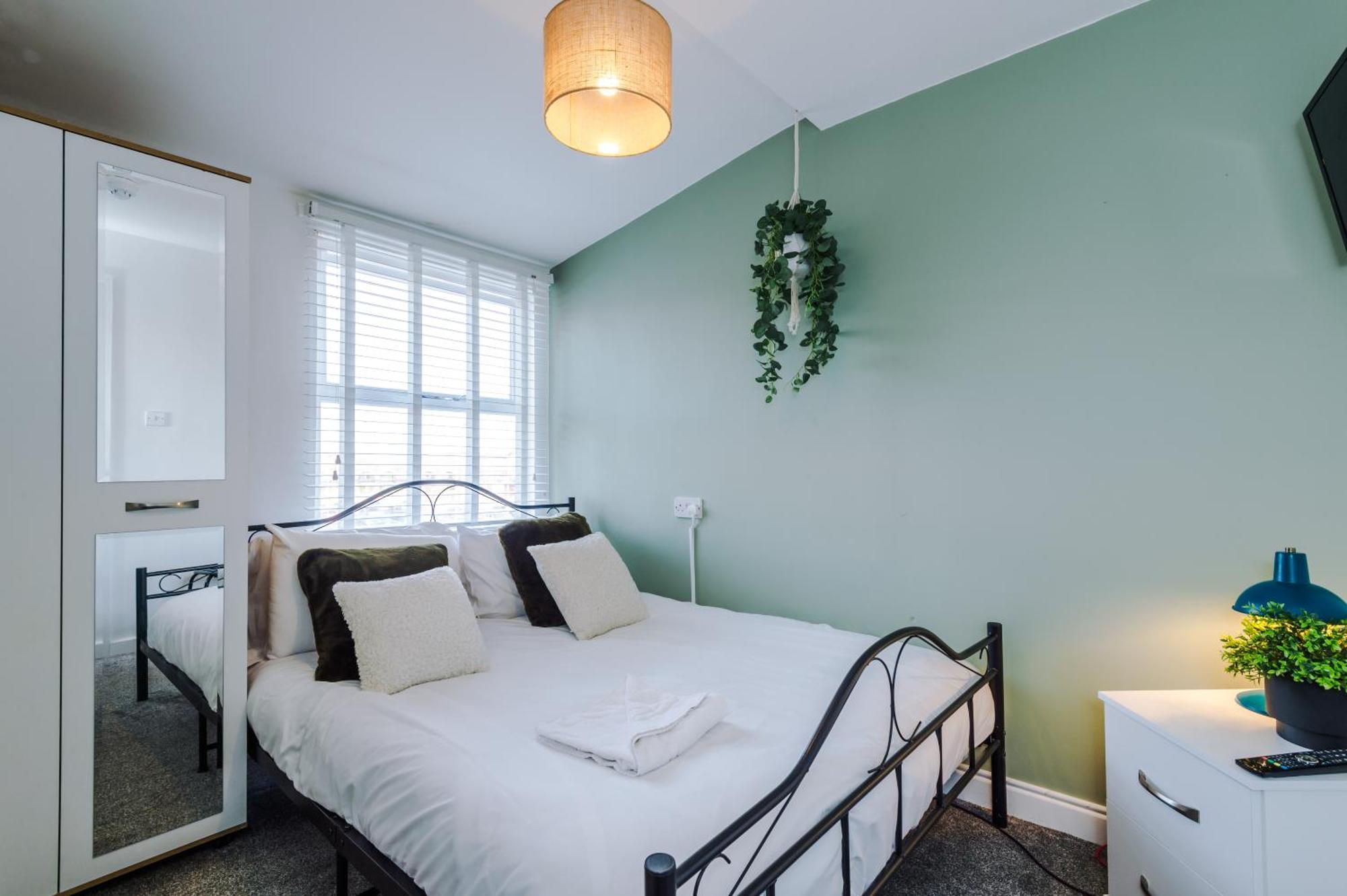 Large 7 Bedroom Town House In Chester City Centre Eksteriør bilde