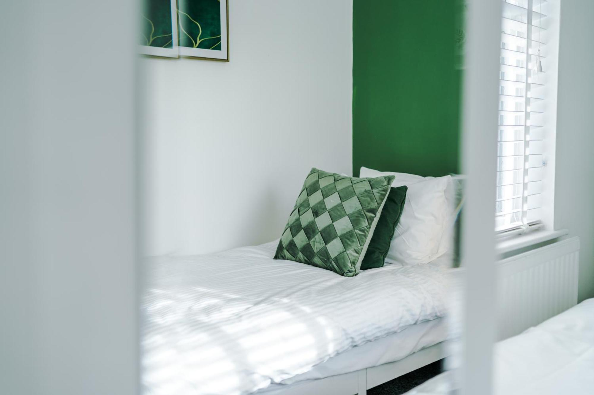 Large 7 Bedroom Town House In Chester City Centre Eksteriør bilde